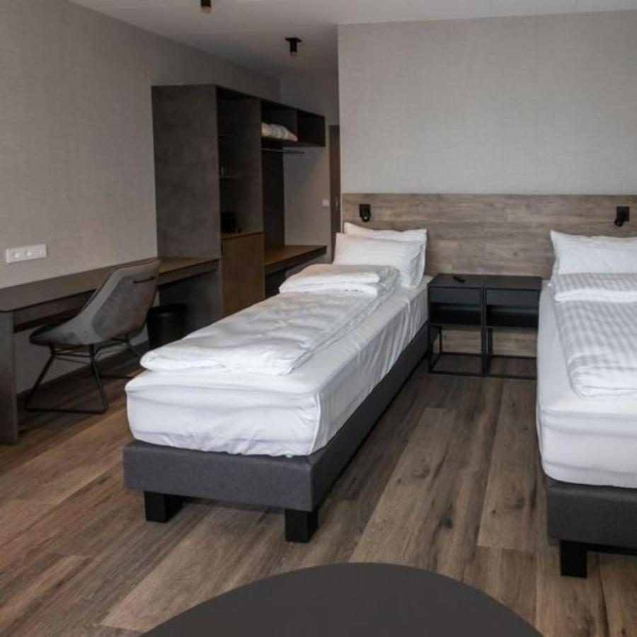 Hotel Halond Akureyri Bagian luar foto