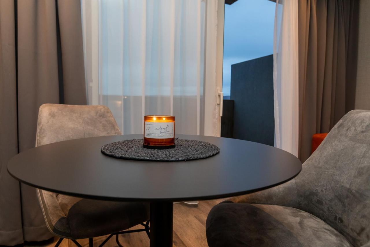 Hotel Halond Akureyri Bagian luar foto